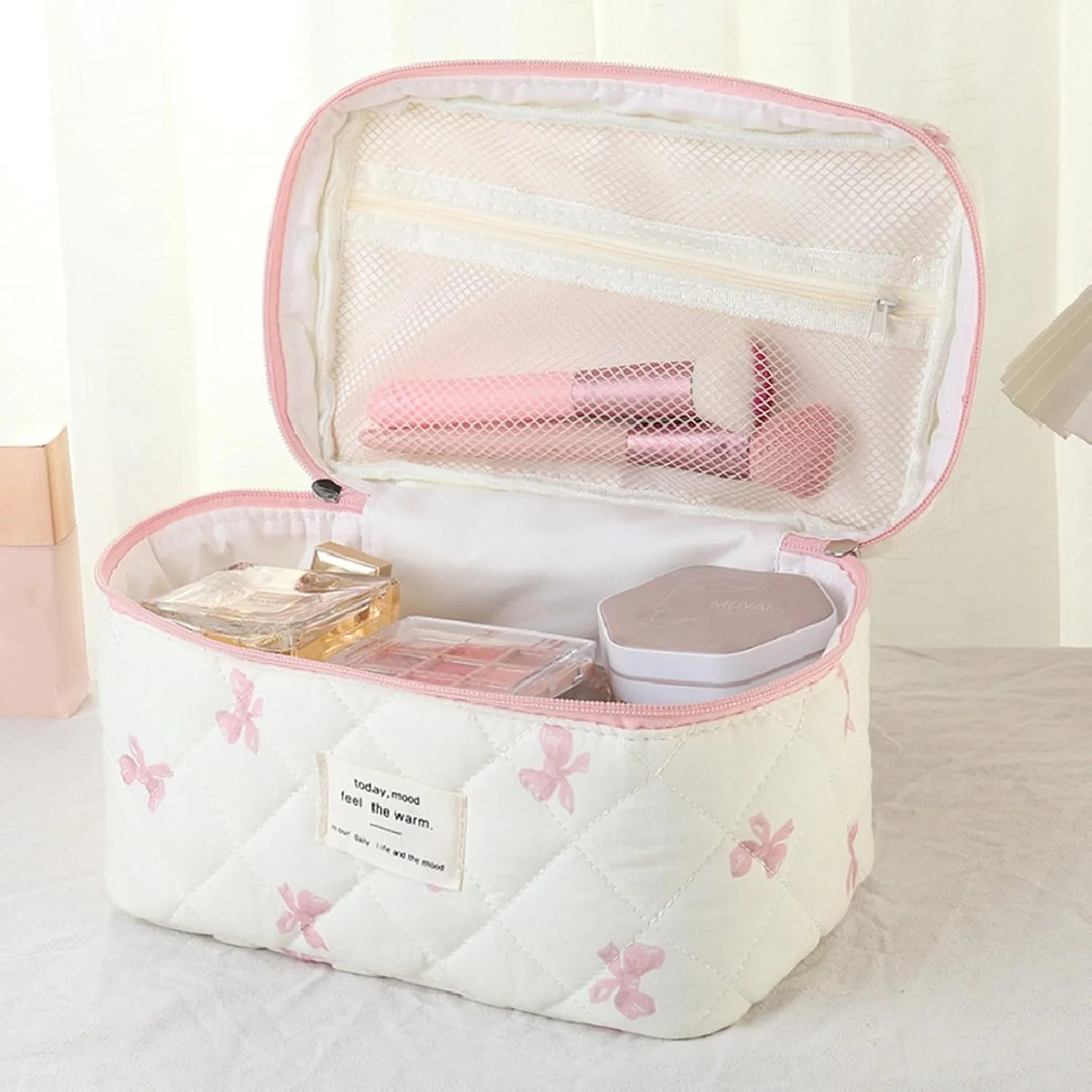 3 Pcs Quilted Makeup Bag Set,Coquette Bow Make up Bag,Cute Floral Makeup Bags Large Travel Toiletry Cosmetic Bag Organizer for Women Girls (L-3PCS)