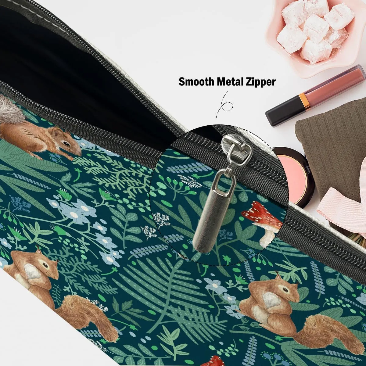 Forest Squirrel Makeup Bag, Botanical Squirrels Cosmetic Bag Travel Pouch, Squirrel Animal Lovers Gifts for Women Girls Daughter Sisters Coworker Friends Wife Friendship Graduation Birthday Gifts