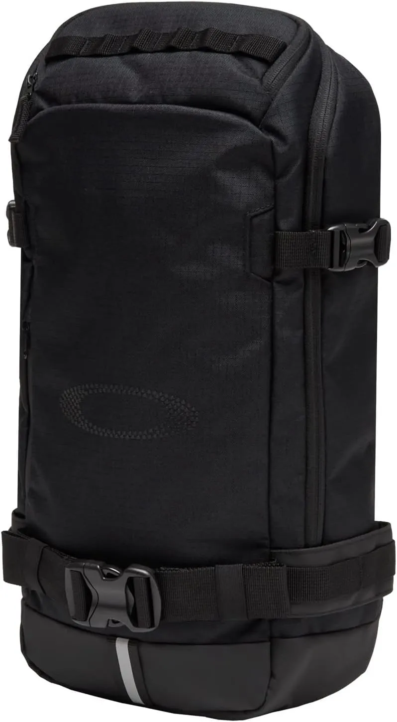 Oakley Peak RC 18L Backpack, Blackout