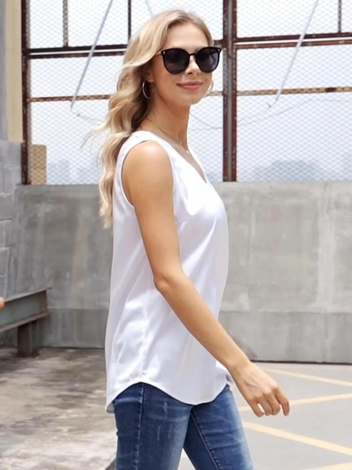 Sleeveless Tops for Women Casual V Neck Summer Shirts Loose Fit Tank Tops Silk Satin Camisole