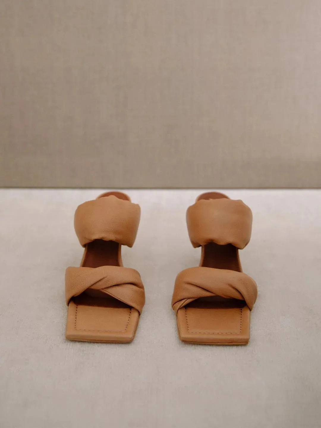Twist Strap - Camel Brown Leather Mule