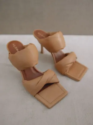 Twist Strap - Camel Brown Leather Mule